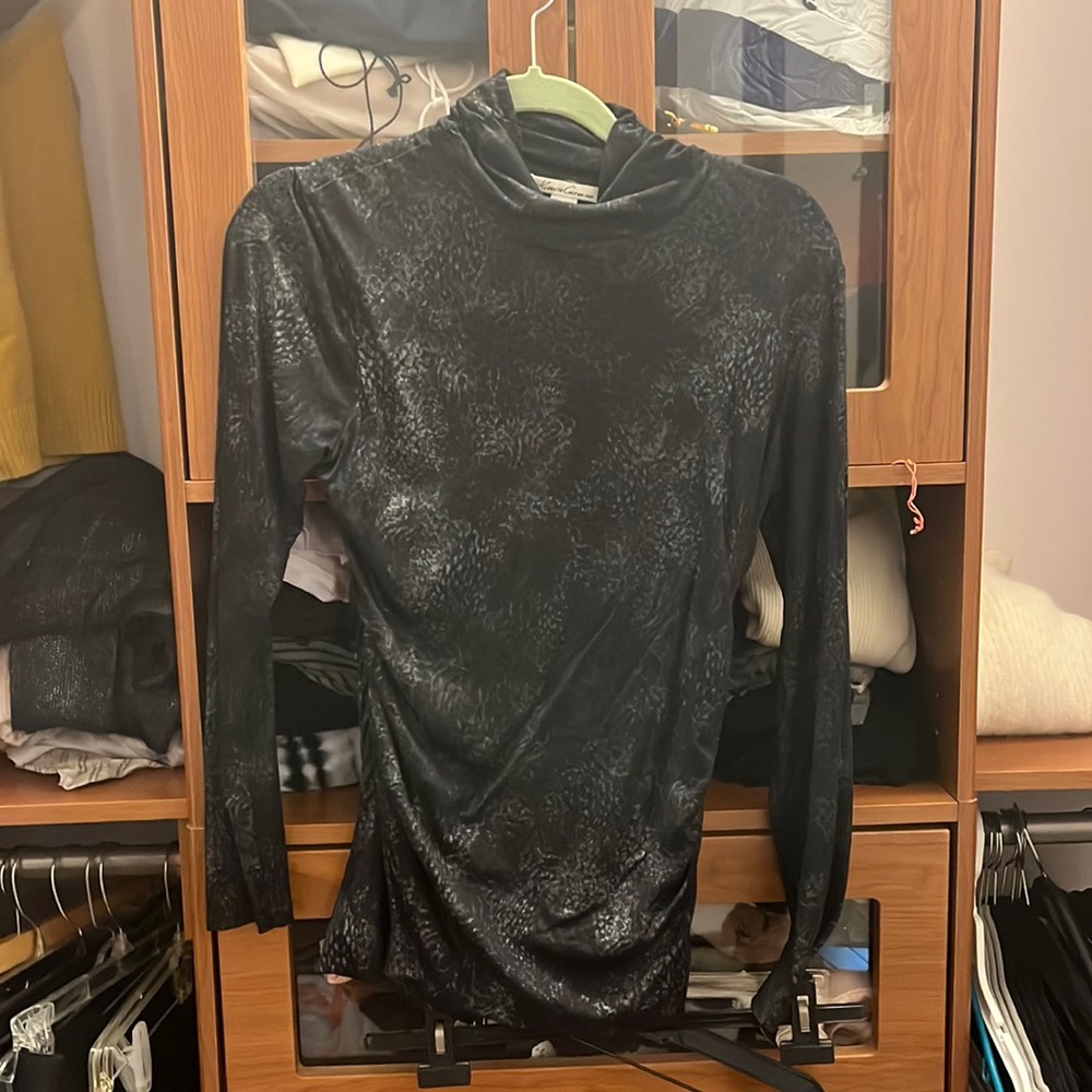 Kenneth Cole stylish turtle neck top with winching on the waist